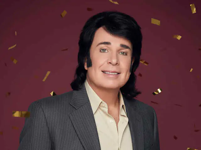 SCOTT DEE as ENGELBERT HUMPERDINCK